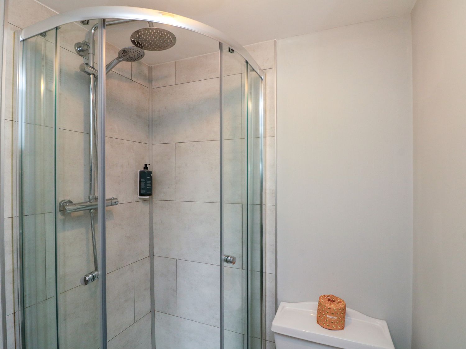 The Pheasantry in Flamborough, East Riding of Yorkshire. Close to shops. Pet-friendly. Hot tub