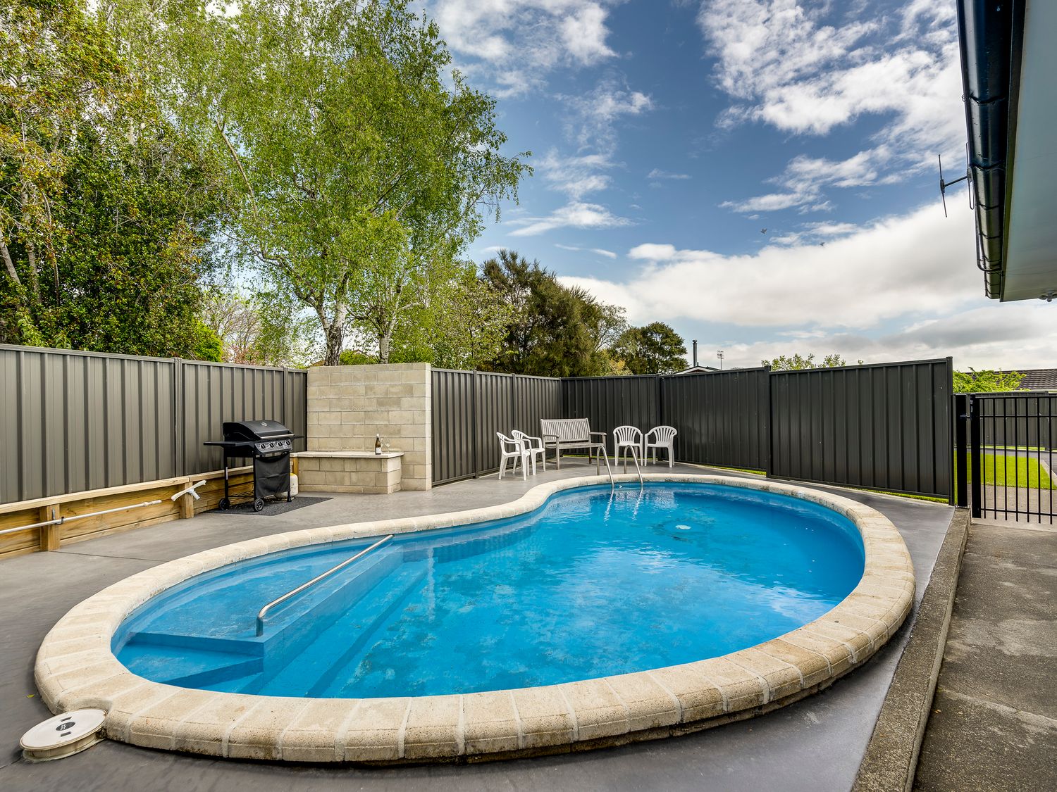 Belmont Pool Paradise - Havelock North Home -  - 1145672 - photo 1