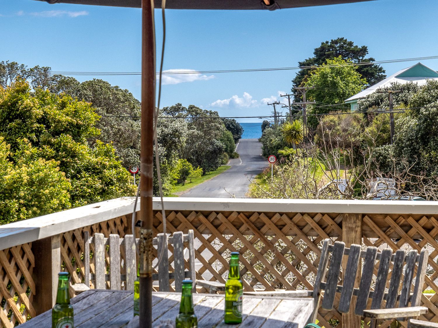 Onetangi Bliss - Waiheke Island Holiday Home                     photo 2