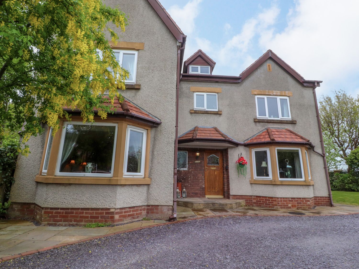 Linwood, Cleveleys, Lancashire. Close to beach. Close to amenities. Private garden. Private driveway