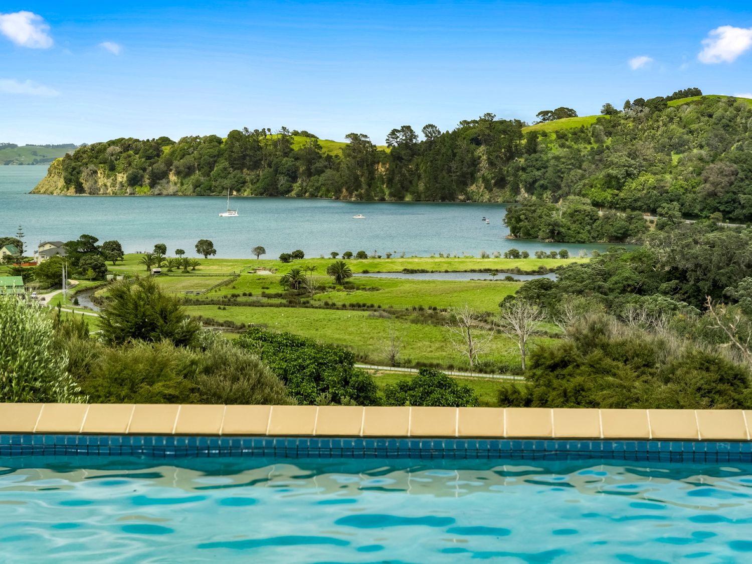 923 Takatu - Tawharanui Peninsular Holiday Home                     photo 2