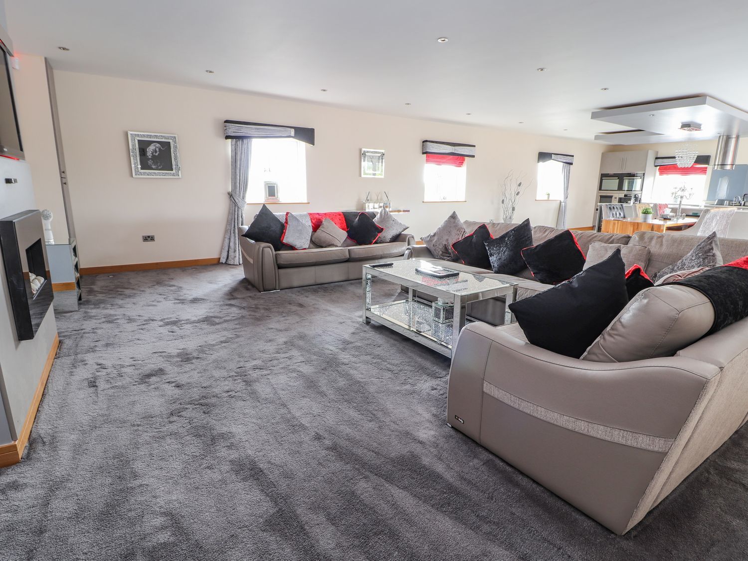 The Wendover in Towyn, Conwy. Large, coastal, duplex apartment with hot tub, games room, and terrace