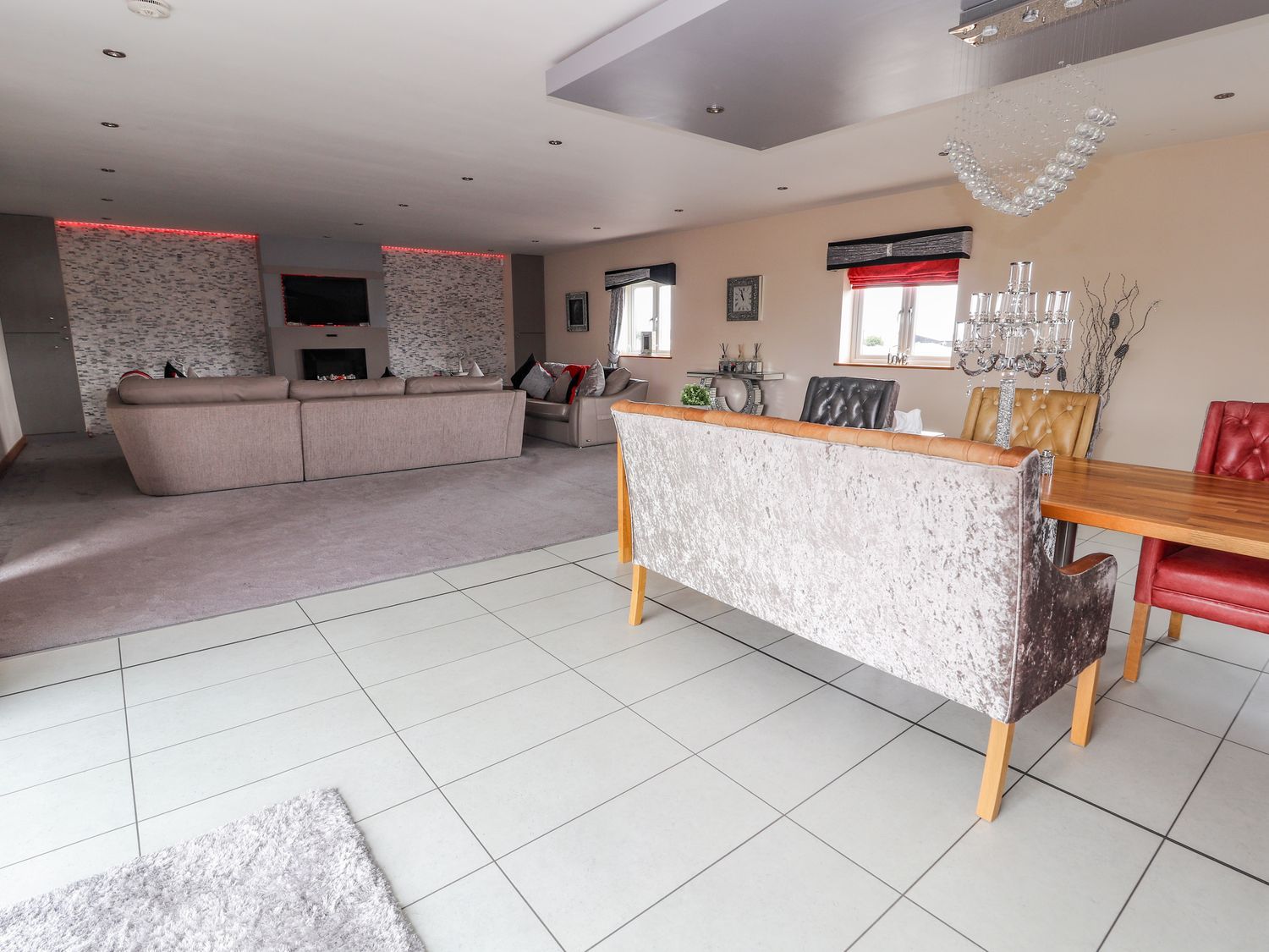 The Wendover in Towyn, Conwy. Large, coastal, duplex apartment with hot tub, games room, and terrace