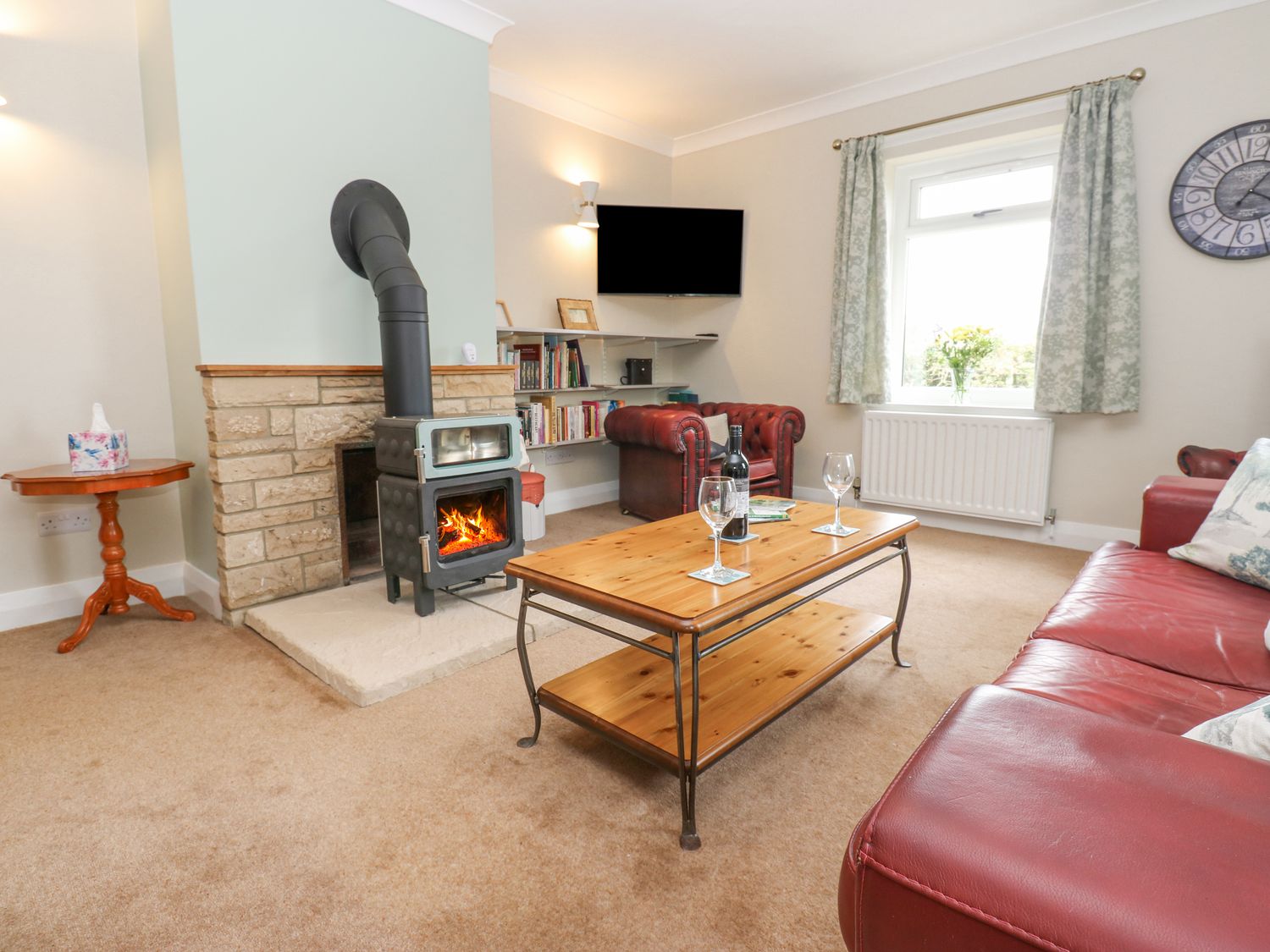 Thornfield, Windmill County Durham. Woodburning stove. Single-storey. Pet-friendly. Private driveway