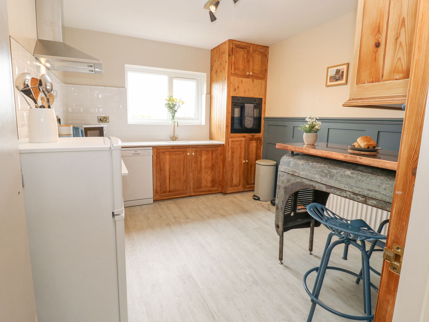 Thornfield, Windmill County Durham. Woodburning stove. Single-storey. Pet-friendly. Private driveway