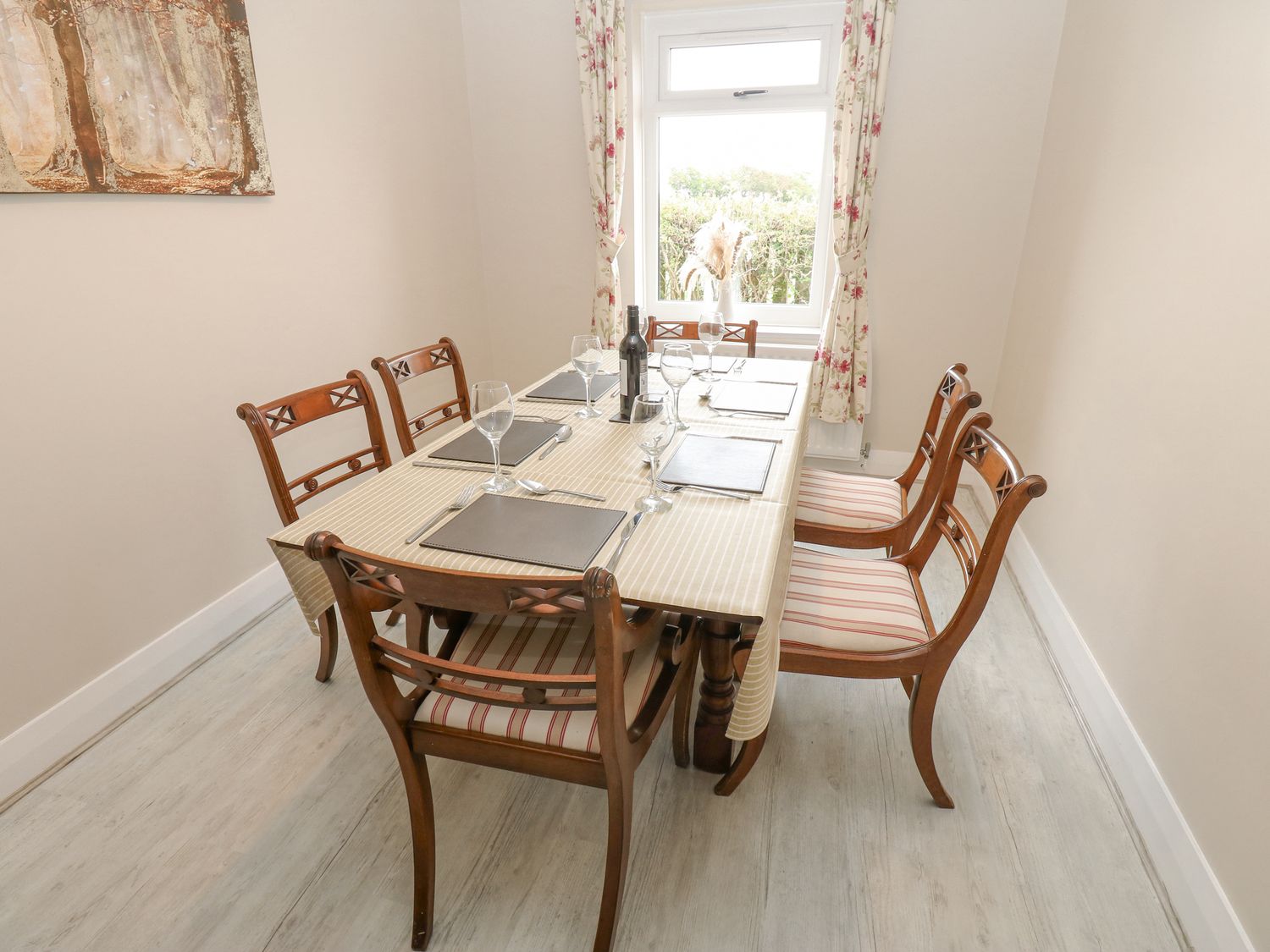 Thornfield, Windmill County Durham. Woodburning stove. Single-storey. Pet-friendly. Private driveway