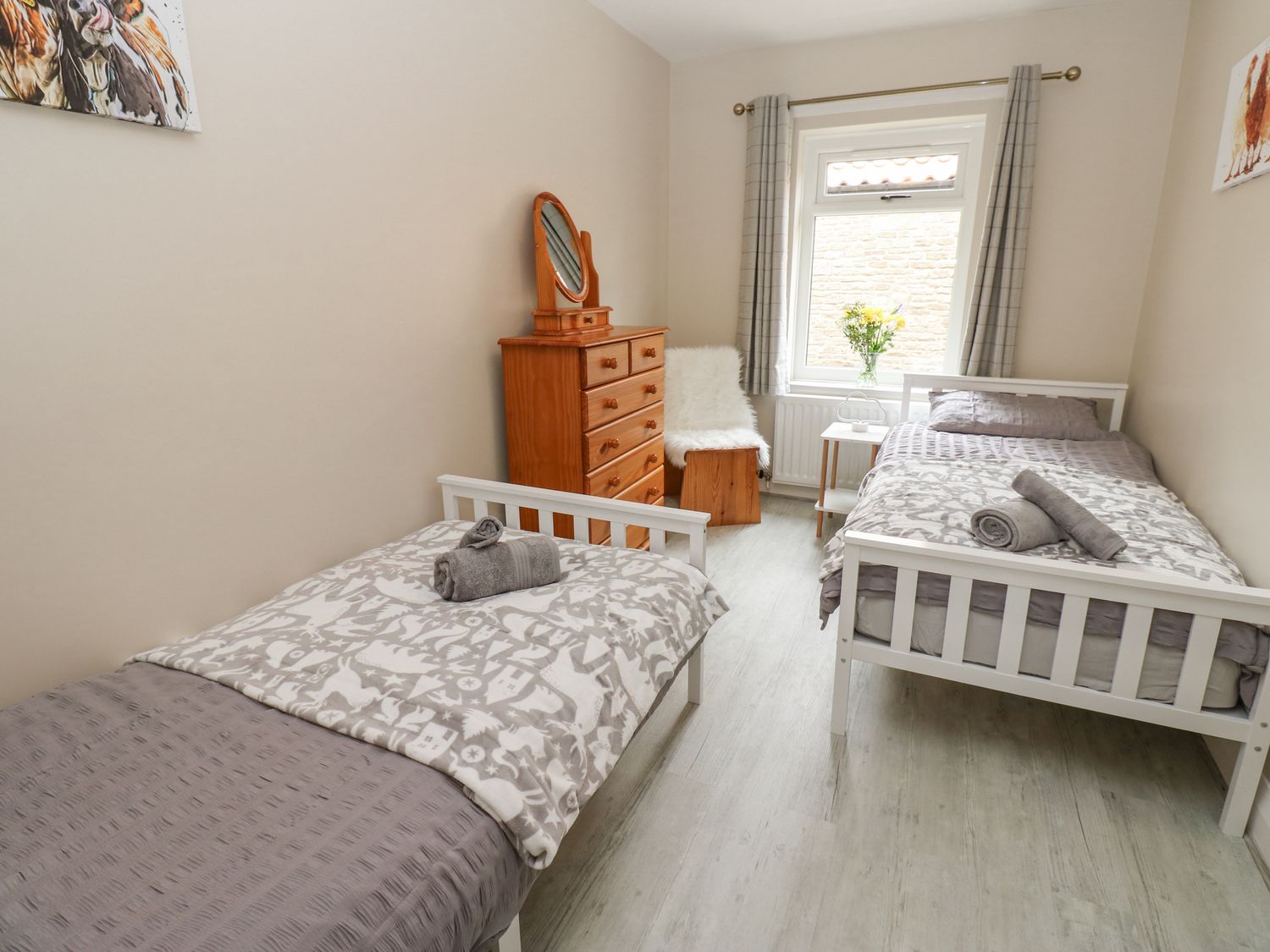 Thornfield, Windmill County Durham. Woodburning stove. Single-storey. Pet-friendly. Private driveway