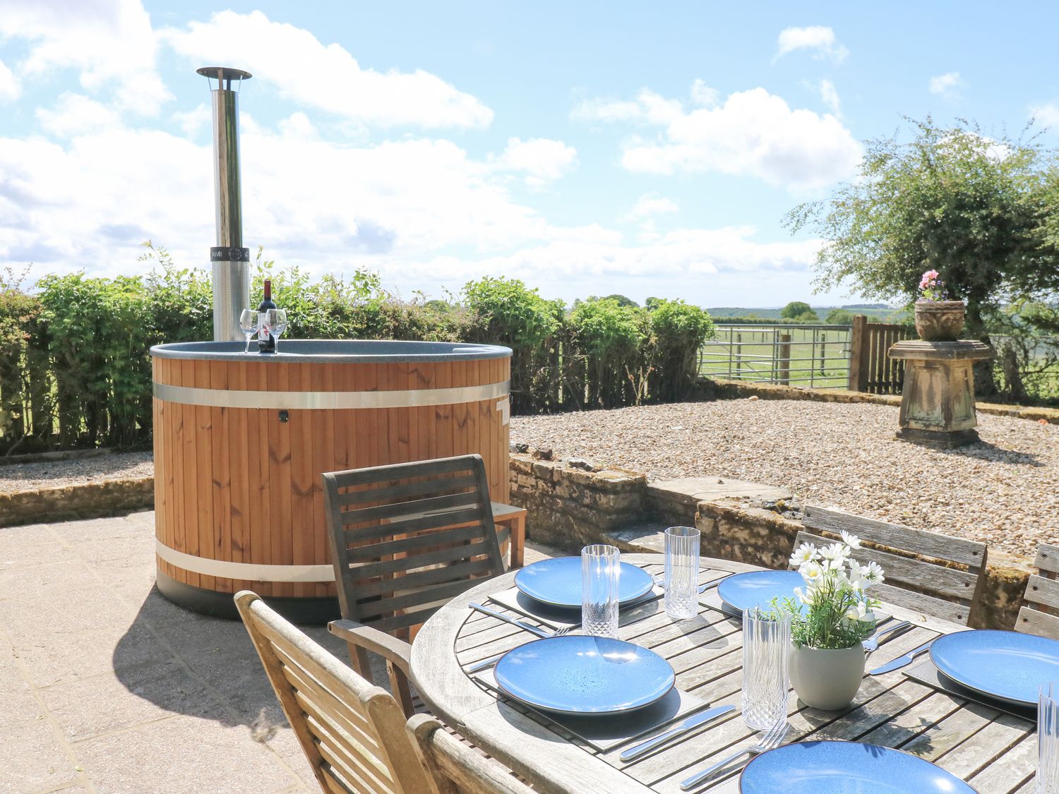 Thornfield, Windmill County Durham. Woodburning stove. Single-storey. Pet-friendly. Private driveway