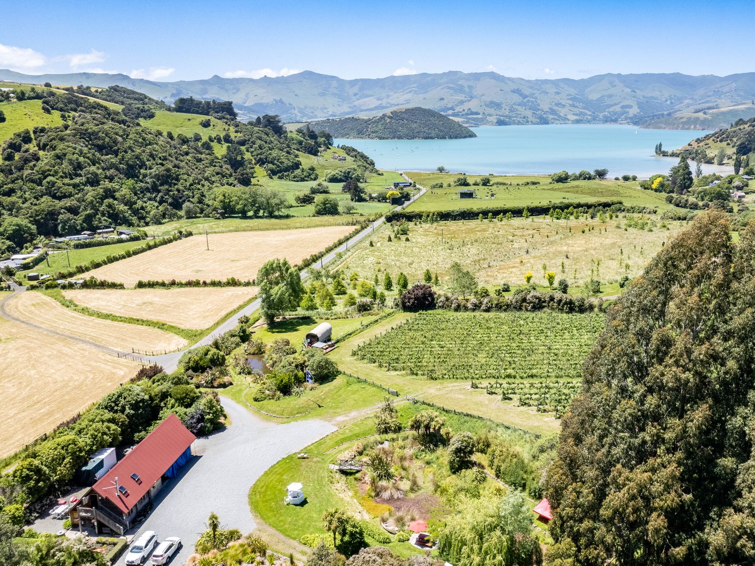 French Peak Loft - French Farm Holiday Home                     photo 2