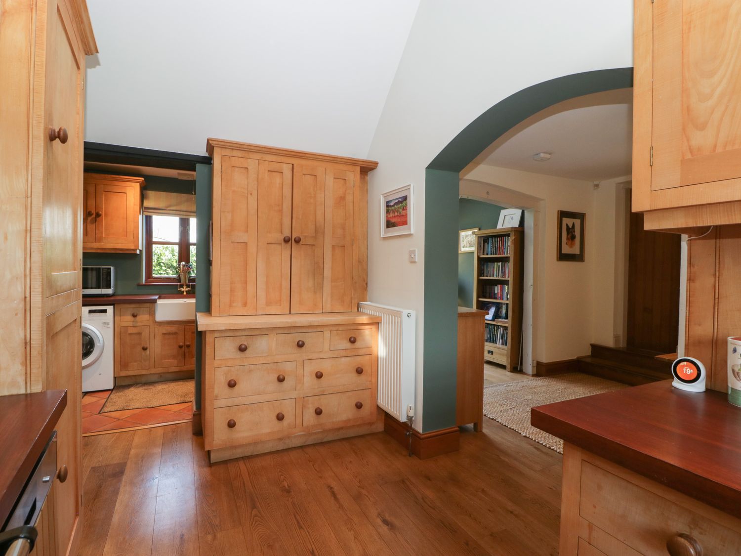 The Old Cider House Hanley Swan, Worcestershire. Pet-friendly. Hot tub. Woodburning stove. Diswasher