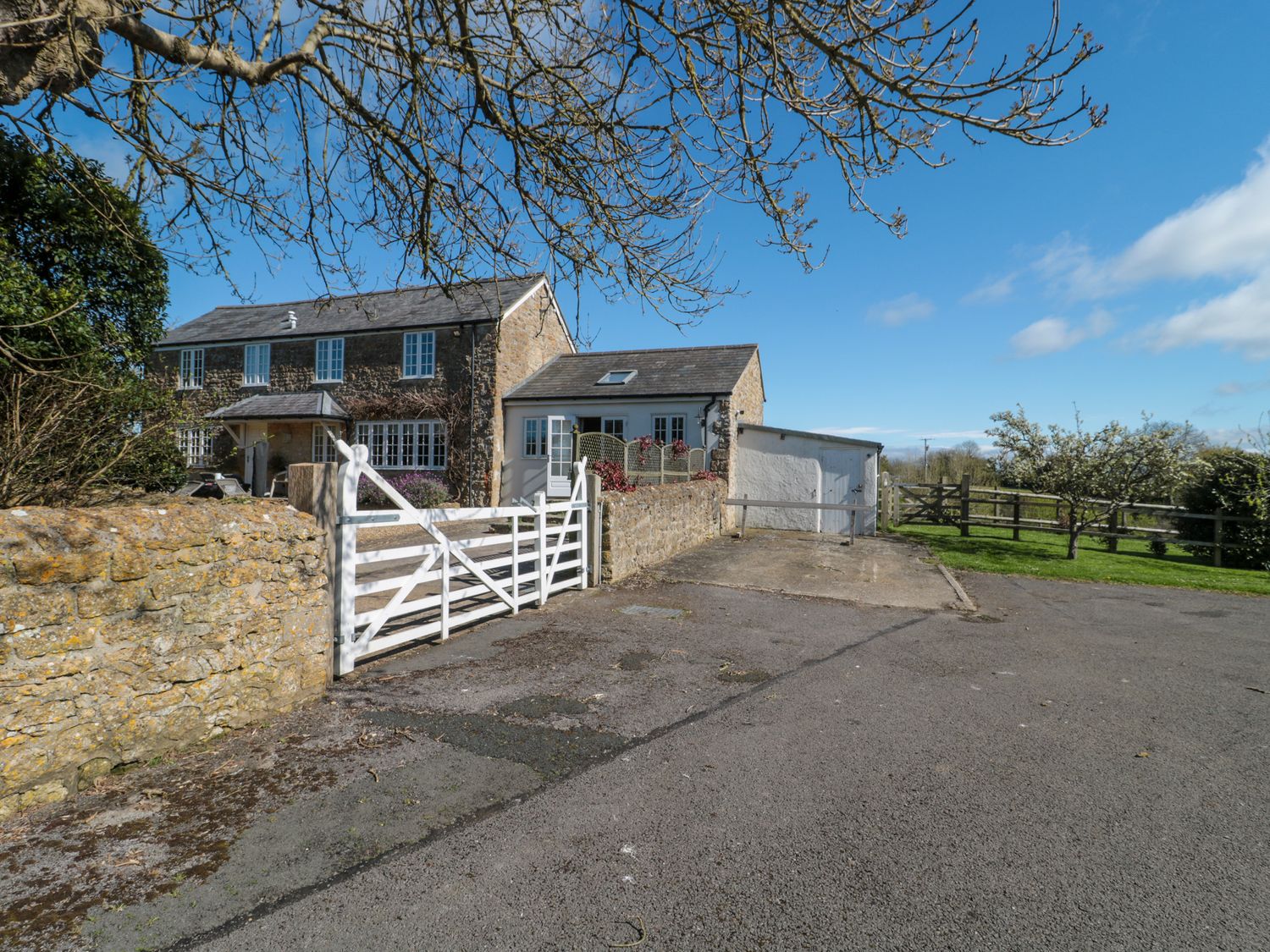 Apple Blossom House, Shipton Gorge