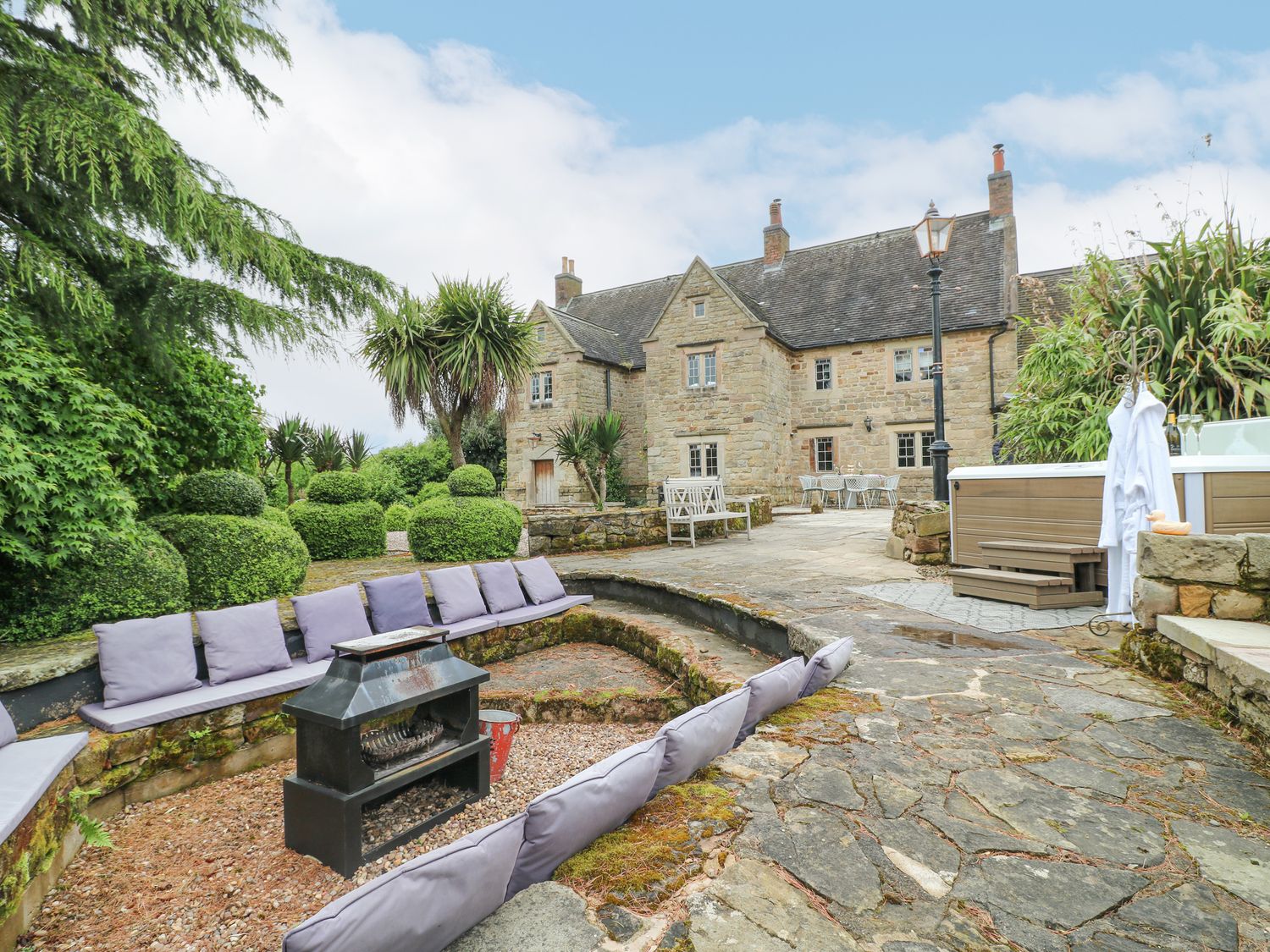 Wildersley Farm - The Farm House, Belper, Derbyshire. Near National Park. Hot tub. Woodburning stove