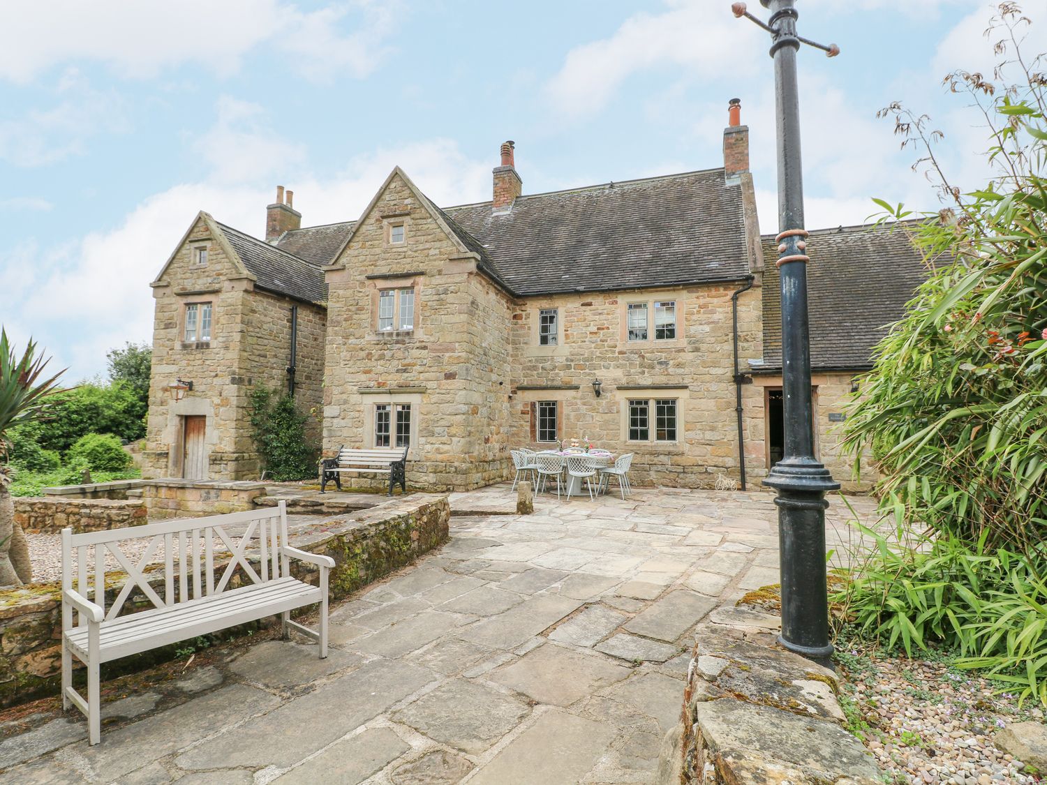 Wildersley Farm - The Farm House, Belper, Derbyshire. Near National Park. Hot tub. Woodburning stove