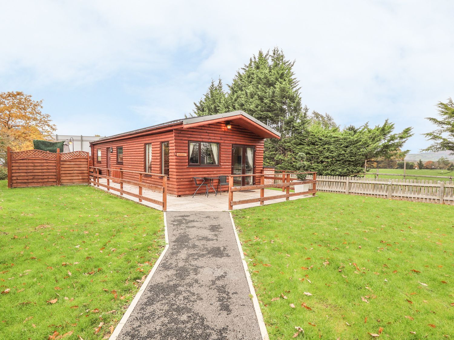 Fallows, Llanerch Park nr St Asaph, Denbighshire. Family-friendly. Pet-friendly. On-site facilities.