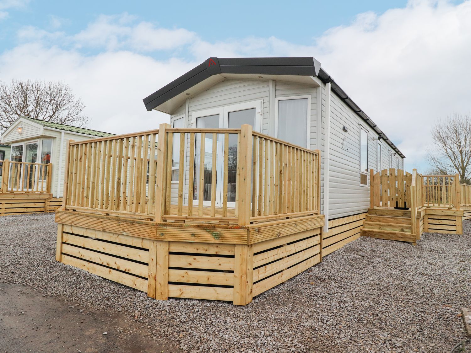 Giorgio, Warton, Lancashire. Off-road parking. Hot tub. Countryside. En-suites. Three bedrooms. WiFi