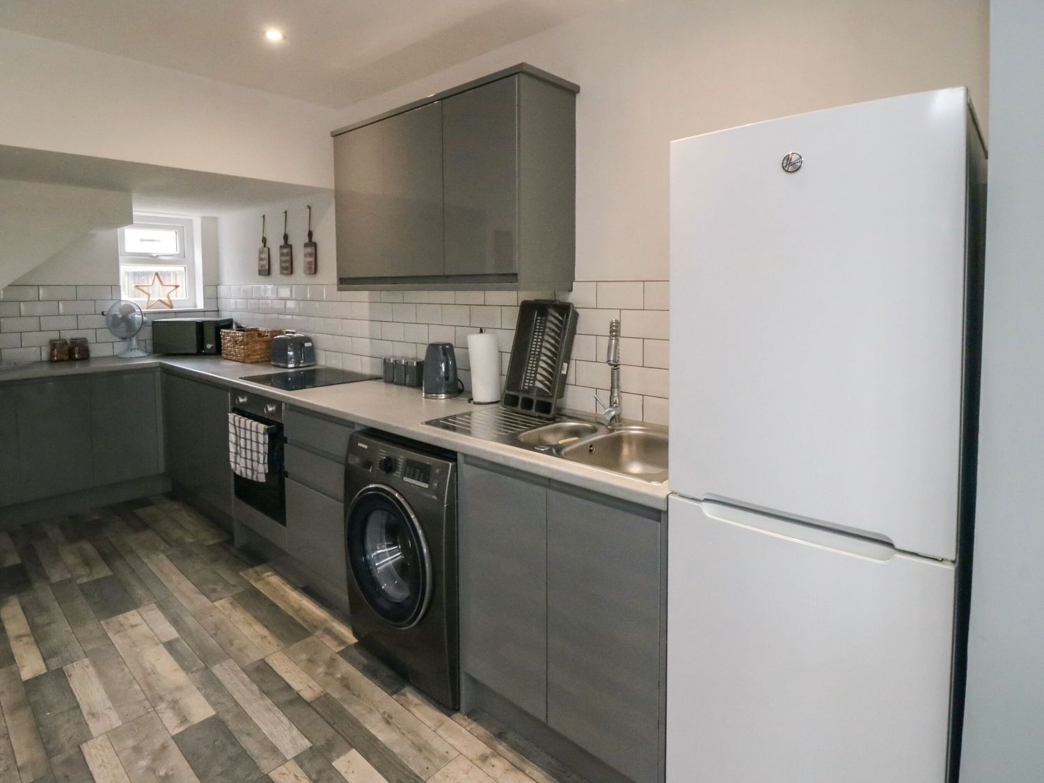 Corner Cottage in Bridlington, East Riding of Yorkshire. Pet-friendly. Woodburning stove. Near shop.