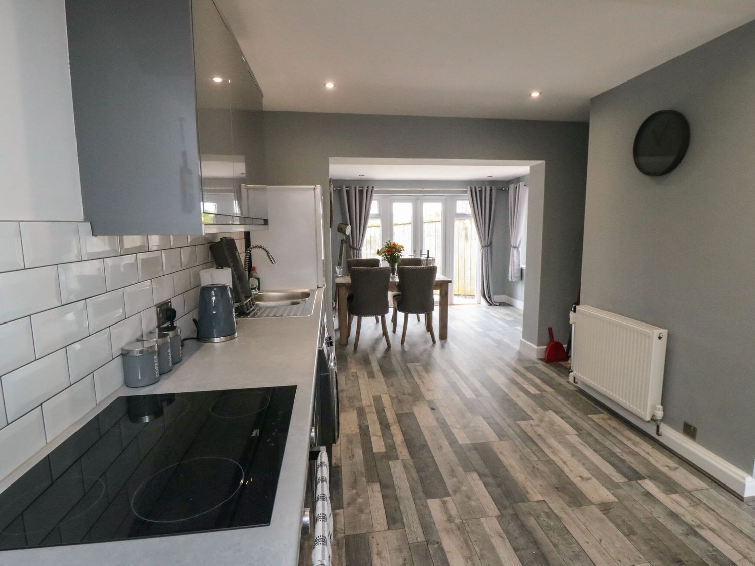 Corner Cottage in Bridlington, East Riding of Yorkshire. Pet-friendly. Woodburning stove. Near shop.