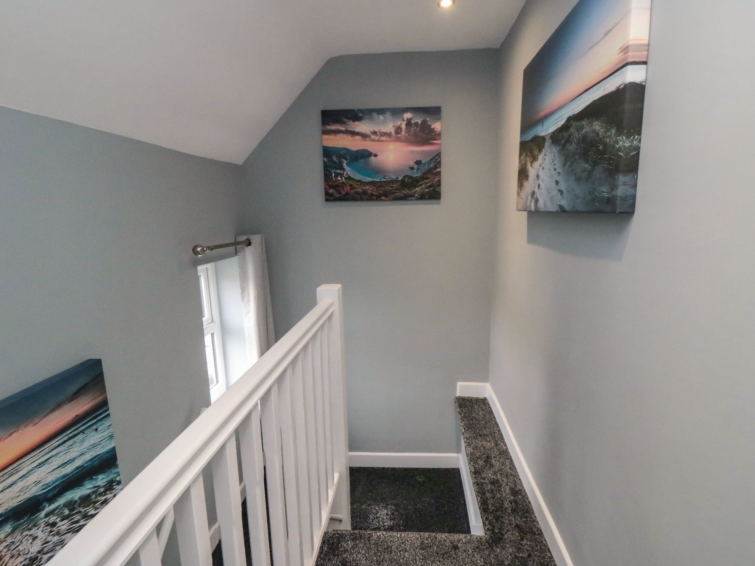 Corner Cottage in Bridlington, East Riding of Yorkshire. Pet-friendly. Woodburning stove. Near shop.