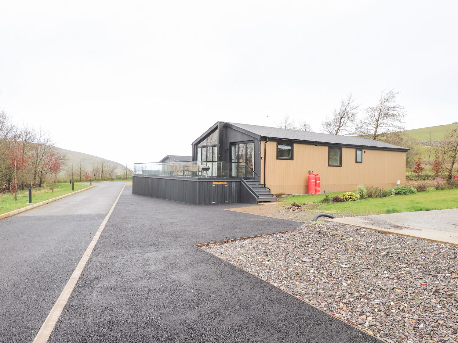 Plot 3, Parc Gwynus, near Llithfaen, Gwynedd. Countryside location. Hot tub. Off-road parking. WiFi.