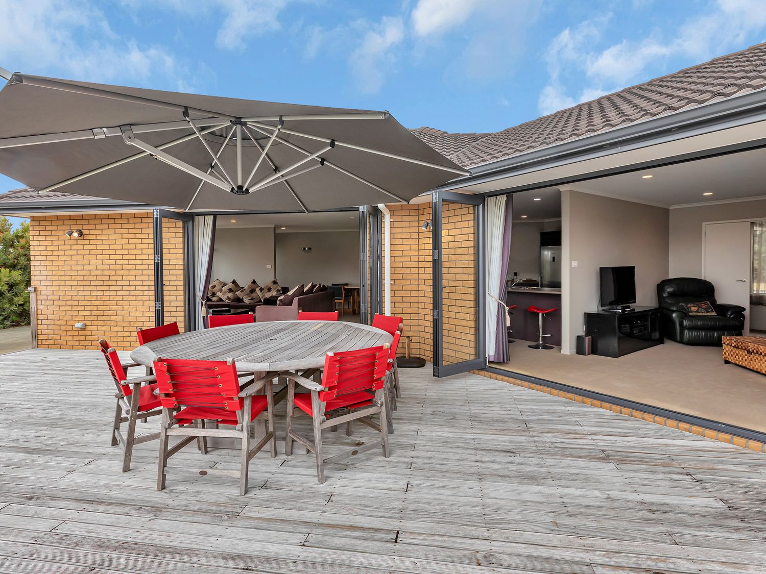 Paradise at the Bay - Ruakaka Holiday Home                     photo 2