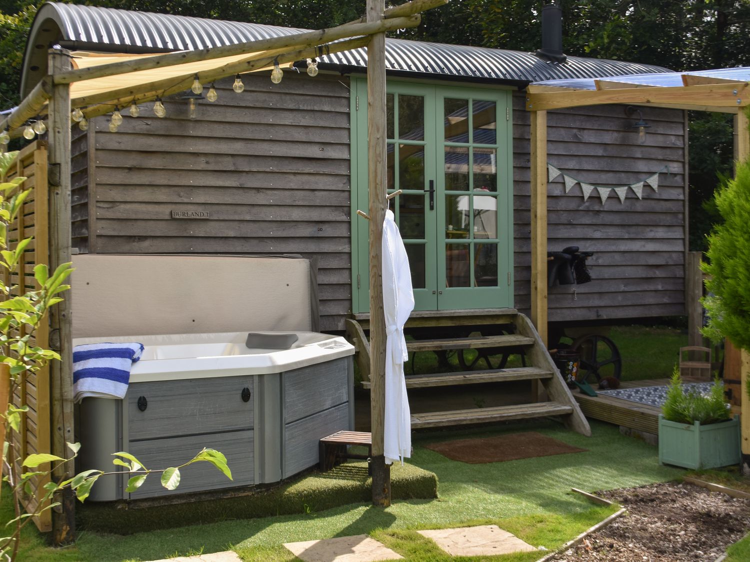 Burr 1 Shepherds Hut, Barnstaple