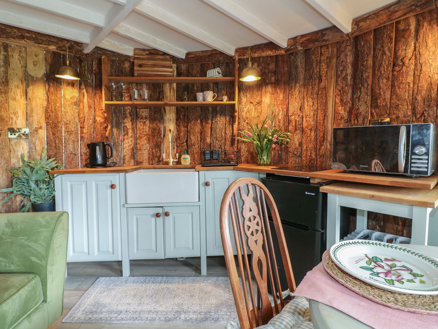 The Lazy Squire by The Water, Admaston near Rugeley, Staffordshire. Wood-fired hot tub. Countryside.