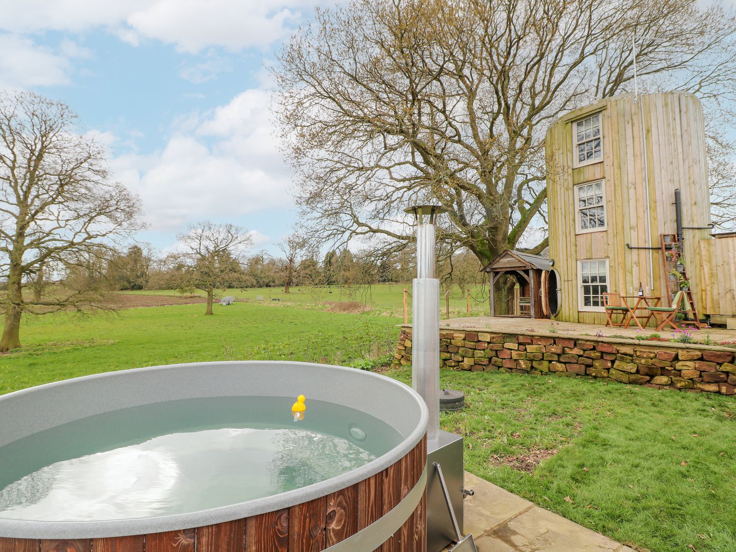 The Lazy Squire by The Water, Admaston near Rugeley, Staffordshire. Wood-fired hot tub. Countryside.