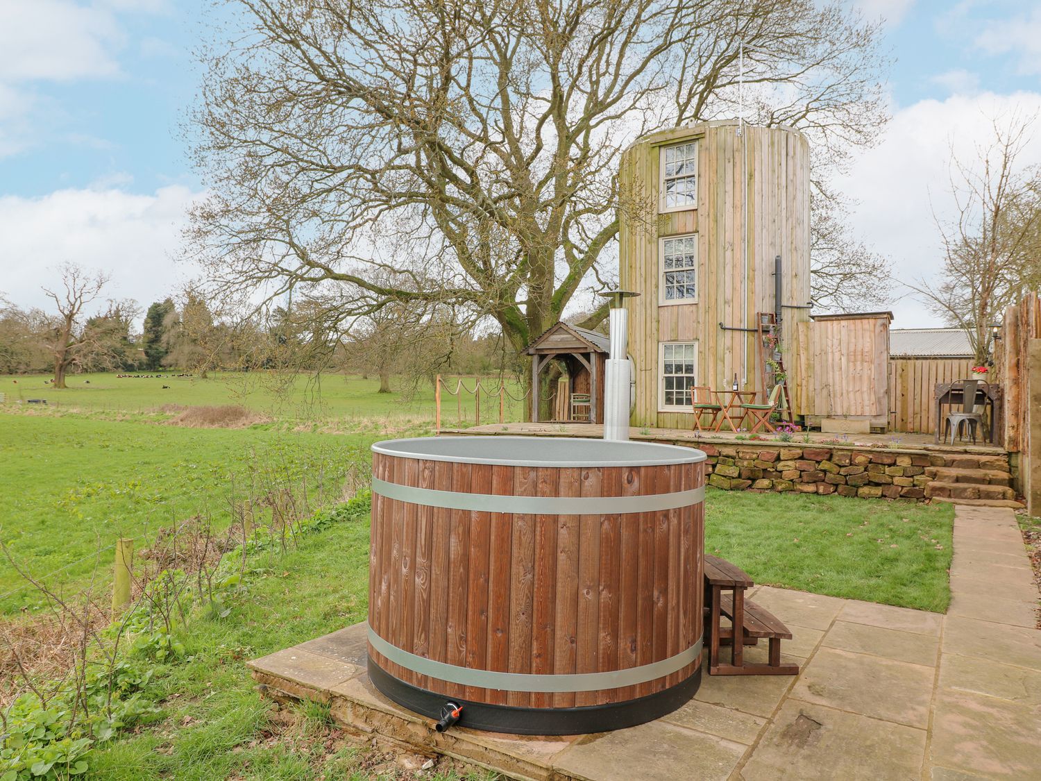 The Lazy Squire by The Water, Admaston near Rugeley, Staffordshire. Wood-fired hot tub. Countryside.