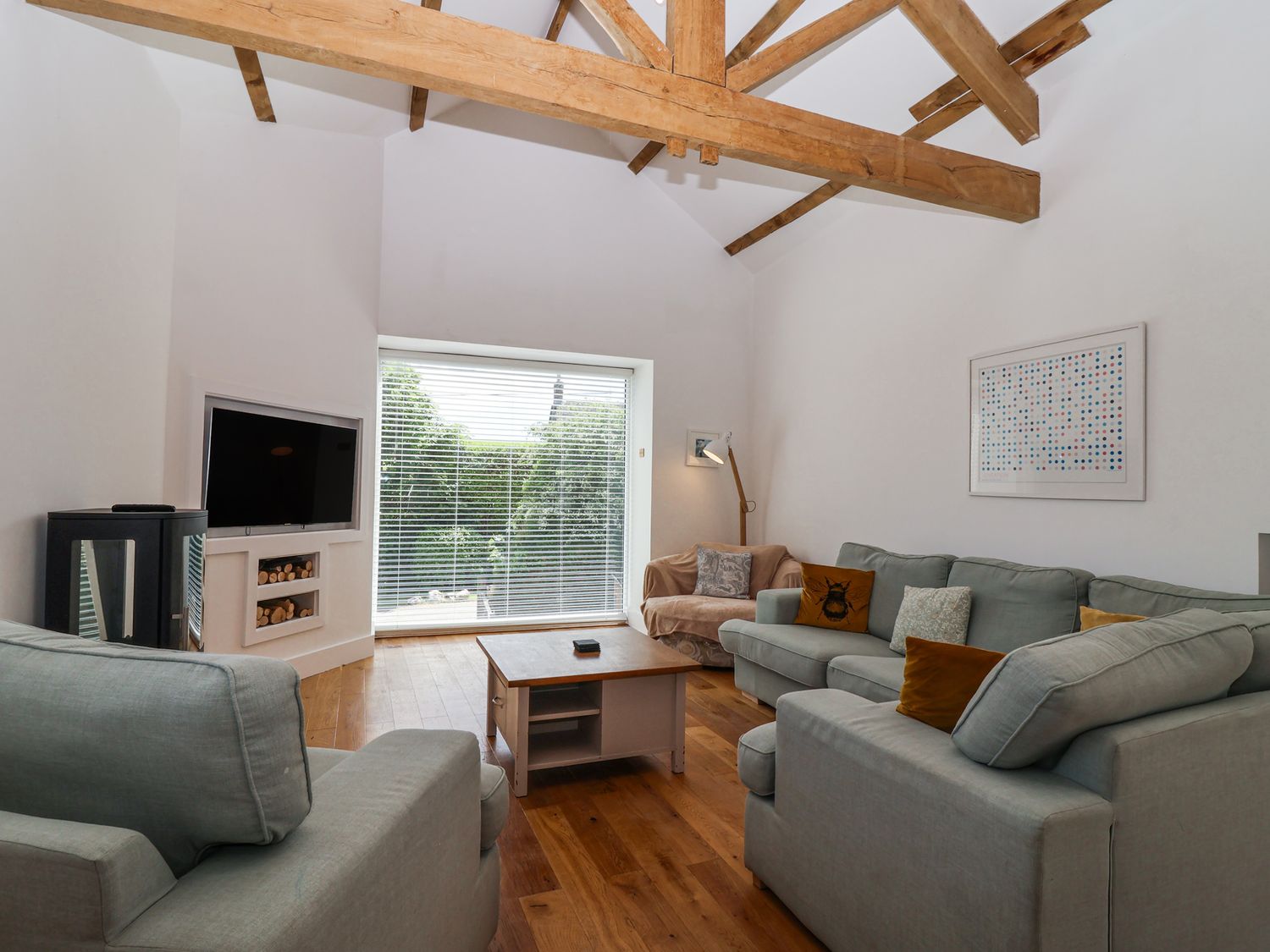 Old Orchard Barn, St. Mellion near St Dominick, Cornwall. In a AONB. Pet-friendly. Hot tub. Smart TV