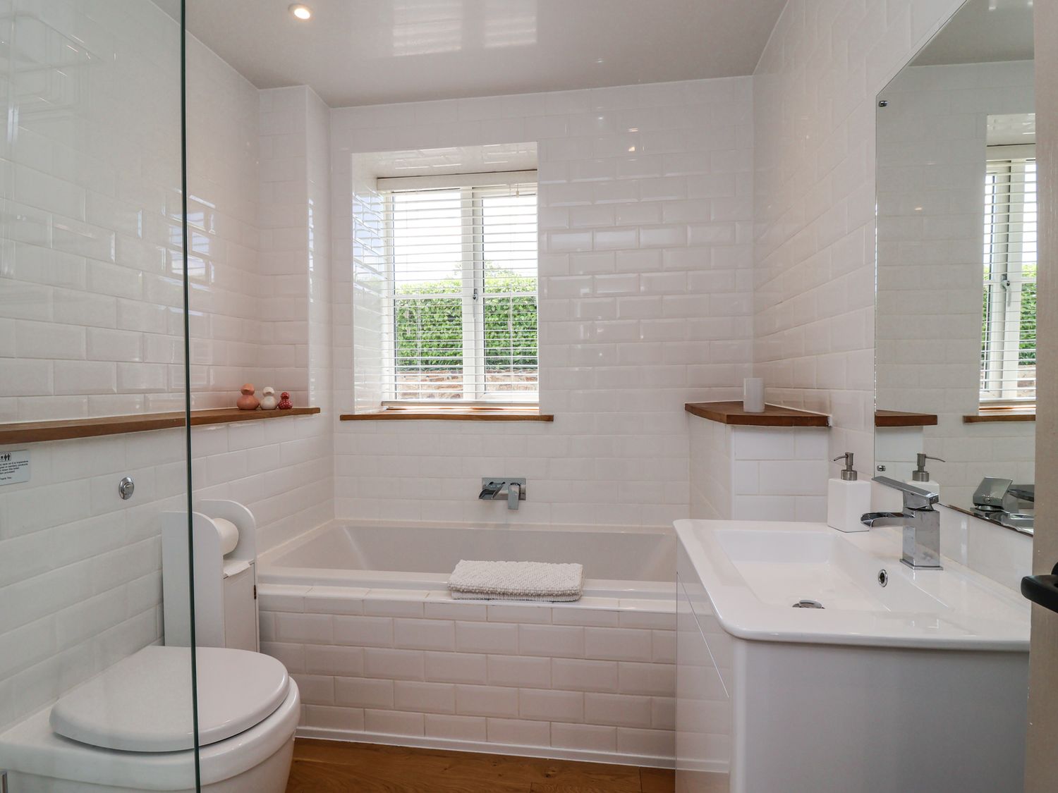 Old Orchard Barn, St. Mellion near St Dominick, Cornwall. In a AONB. Pet-friendly. Hot tub. Smart TV