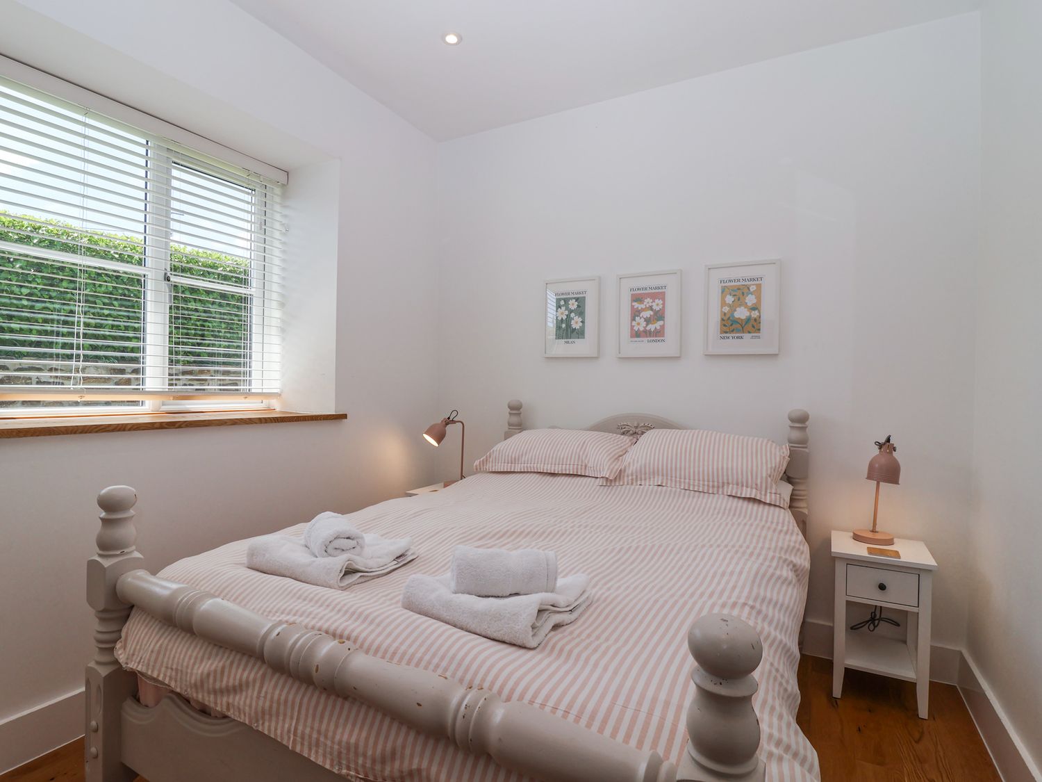 Old Orchard Barn, St. Mellion near St Dominick, Cornwall. In a AONB. Pet-friendly. Hot tub. Smart TV