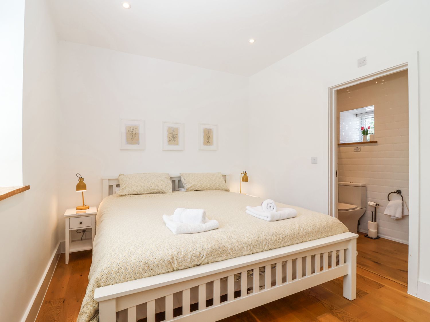 Old Orchard Barn, St. Mellion near St Dominick, Cornwall. In a AONB. Pet-friendly. Hot tub. Smart TV