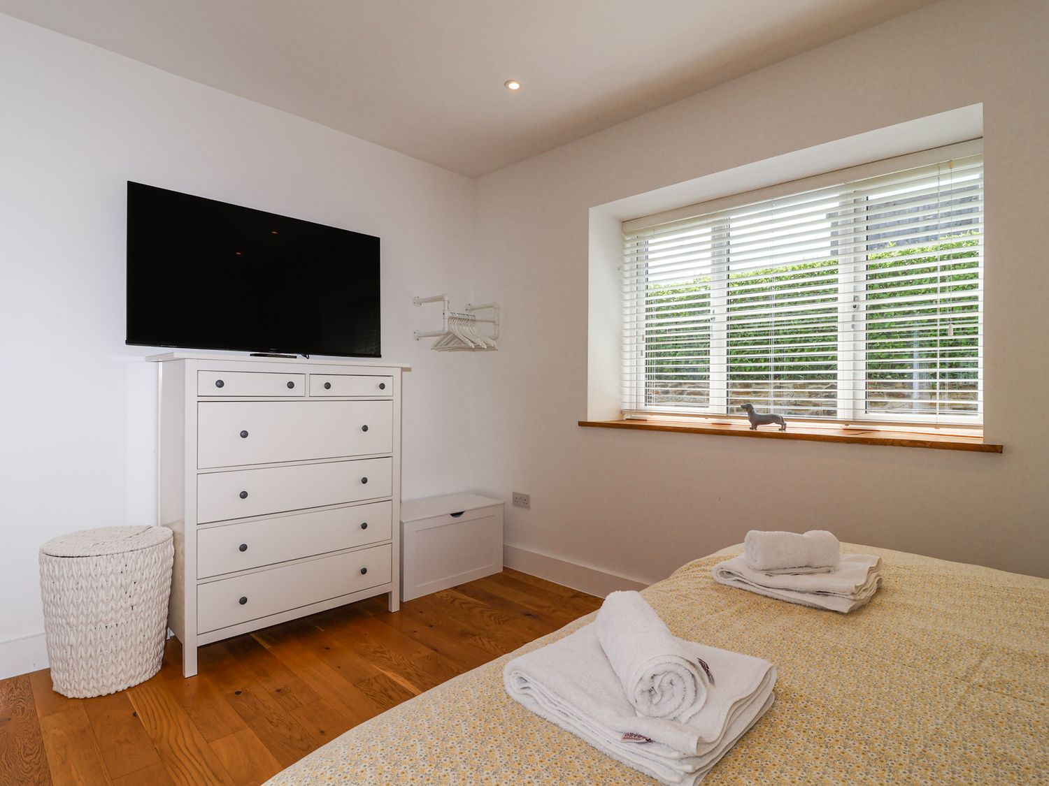 Old Orchard Barn, St. Mellion near St Dominick, Cornwall. In a AONB. Pet-friendly. Hot tub. Smart TV