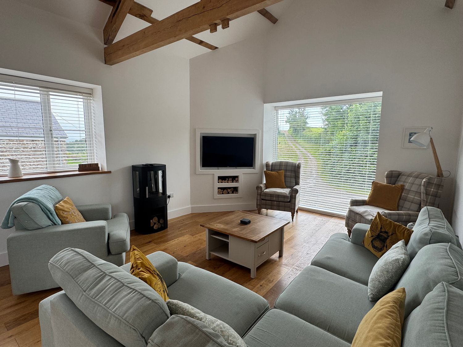 Old Orchard Barn, St. Mellion near St Dominick, Cornwall. In a AONB. Pet-friendly. Hot tub. Smart TV
