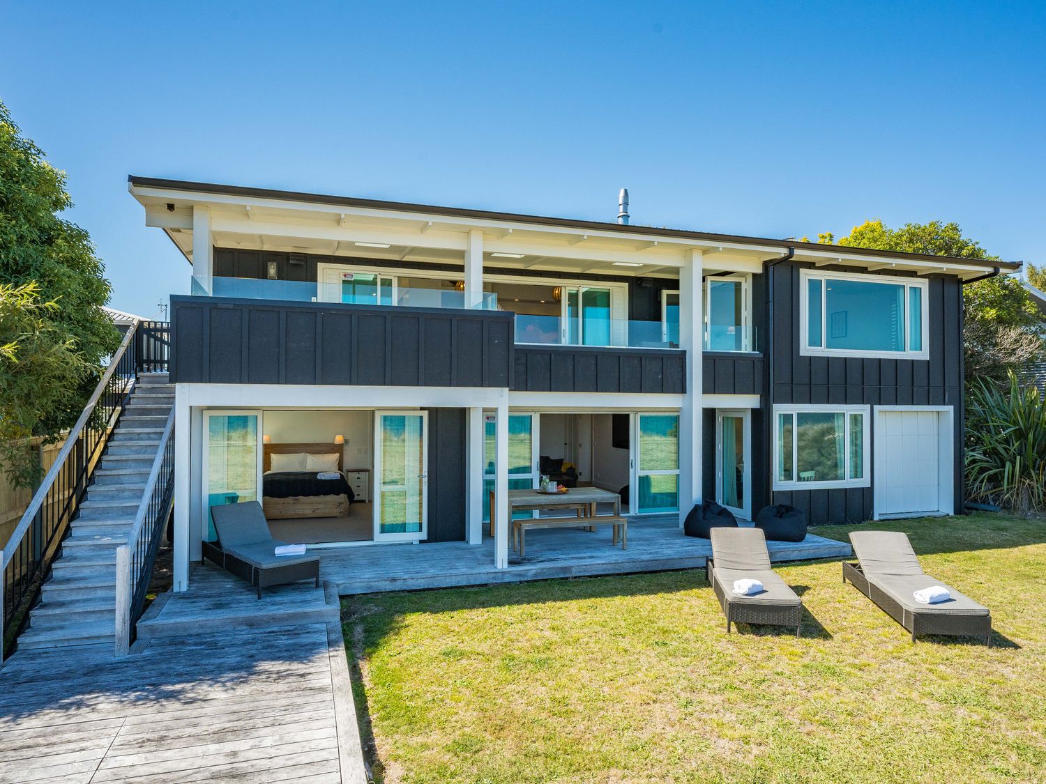 Lakefront Style - Lake Taupo Holiday Home                     photo 2