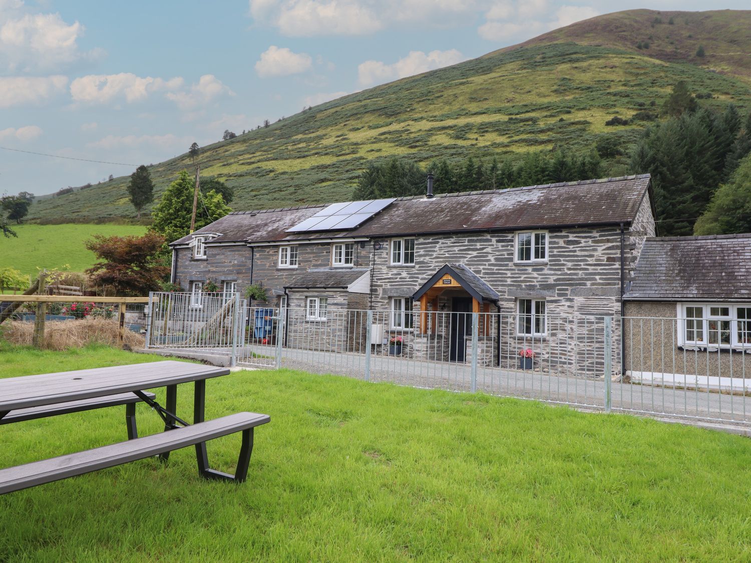 Bwthyn Camlan, Dinas Mawddwy