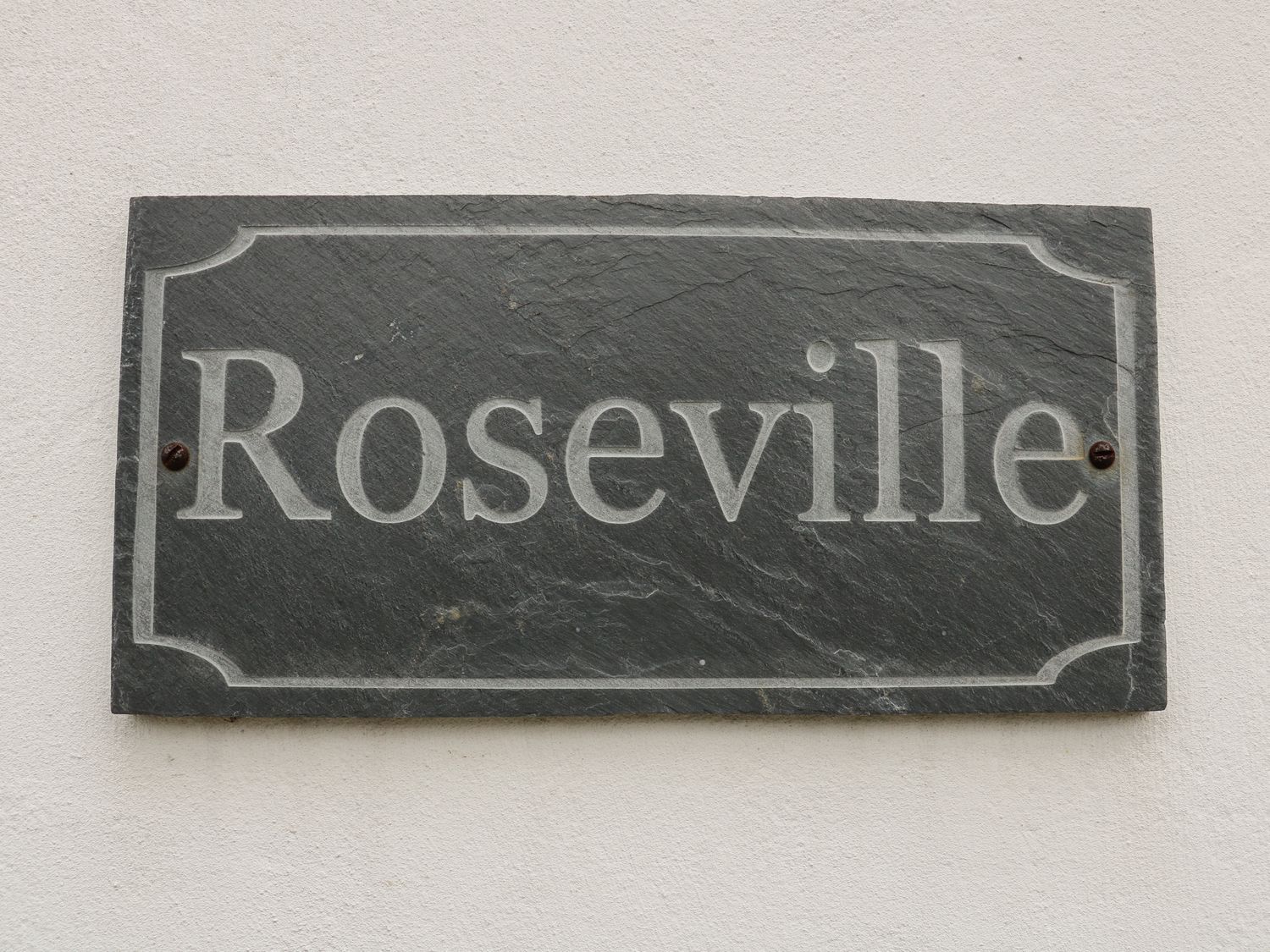 Roseville, Cromford, Derbyshire. Near Peak District National Park. Pet-friendly. Close to a shop. TV