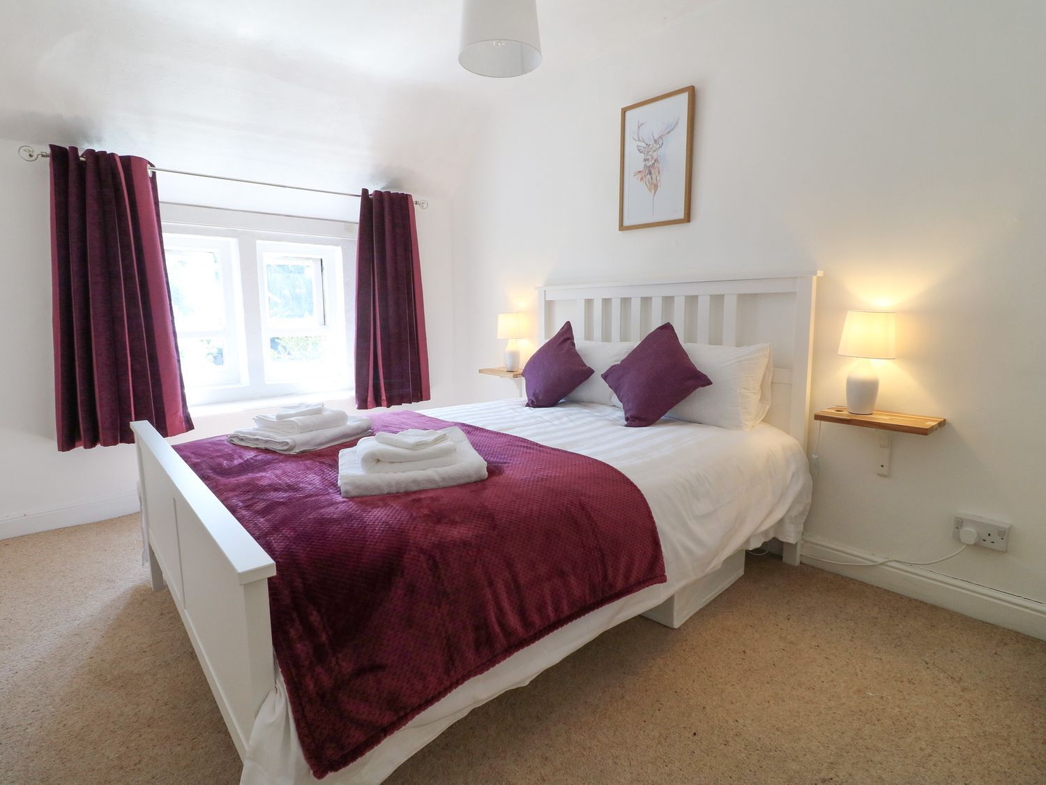 Roseville, Cromford, Derbyshire. Near Peak District National Park. Pet-friendly. Close to a shop. TV