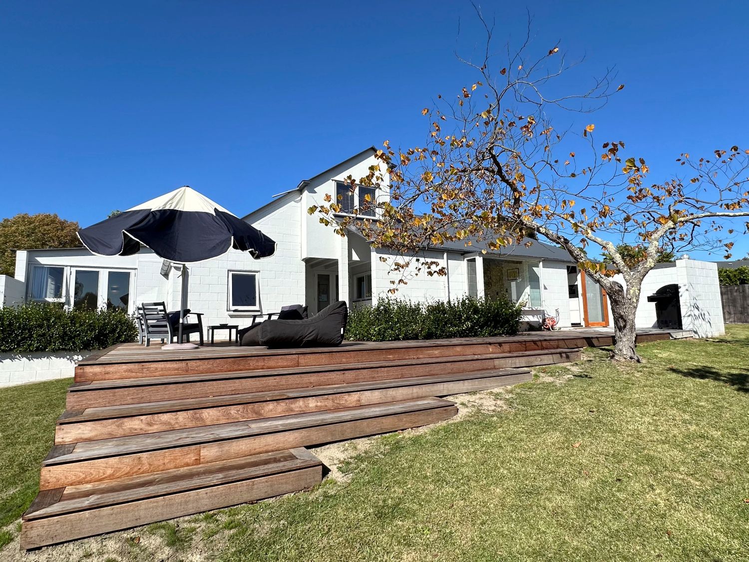 Sunset Sanctuary - Havelock North Holiday Home                     photo 2