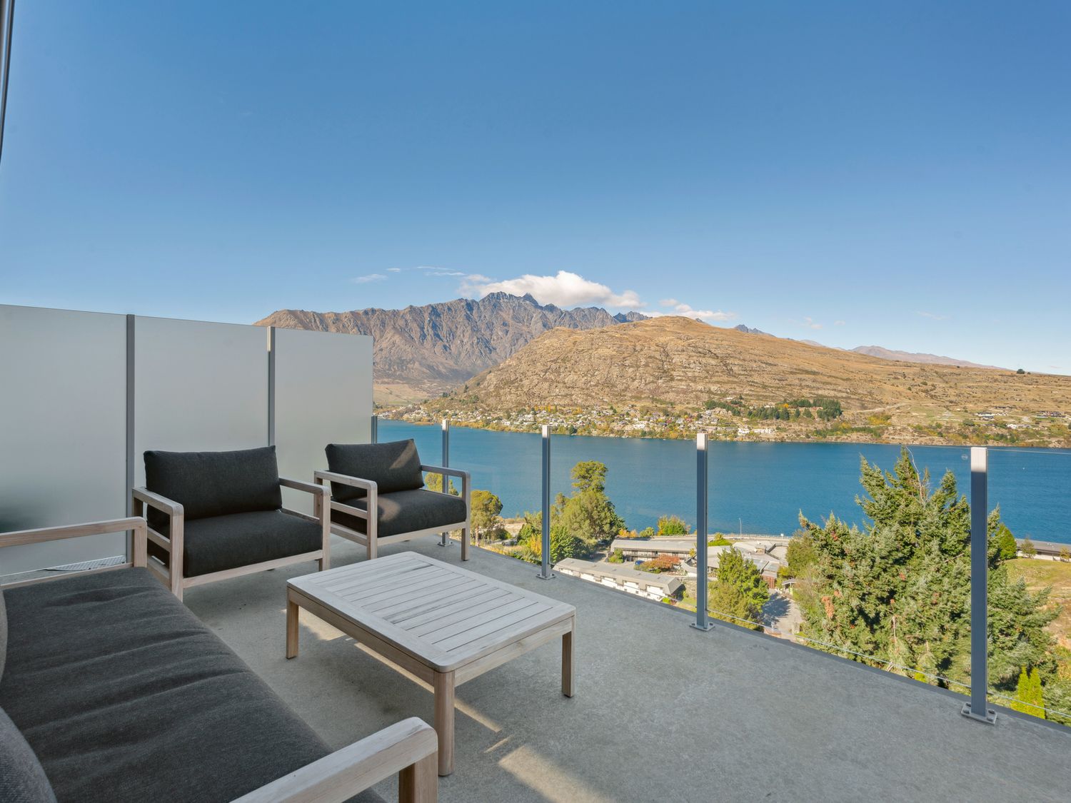Views On The Top - Queenstown Holiday Home -  - 1155881 - photo 1