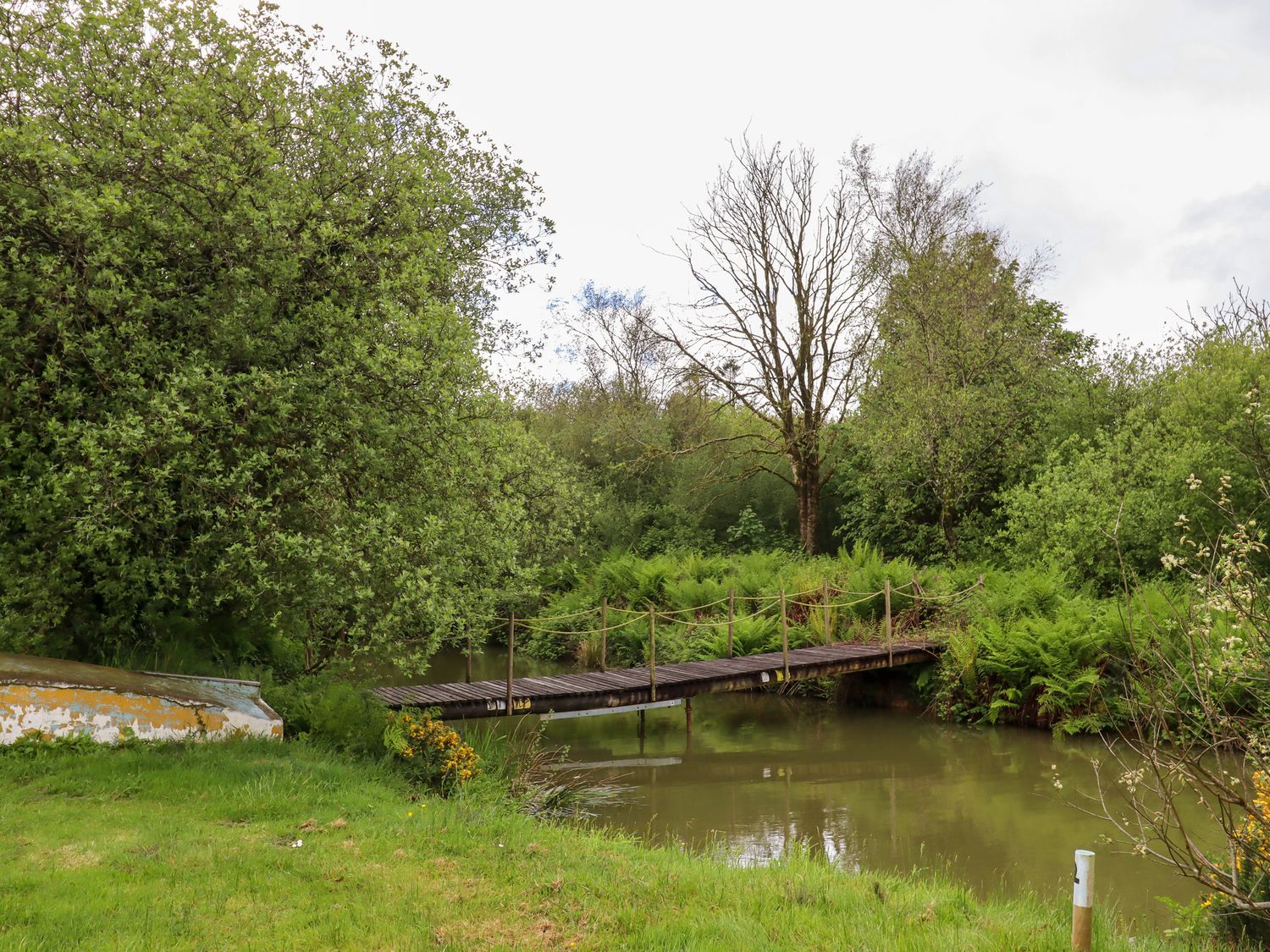 Willow at Moorhead Country Holidays near Woolfardisworthy, Devon. En-suites. Countryside view. WiFi