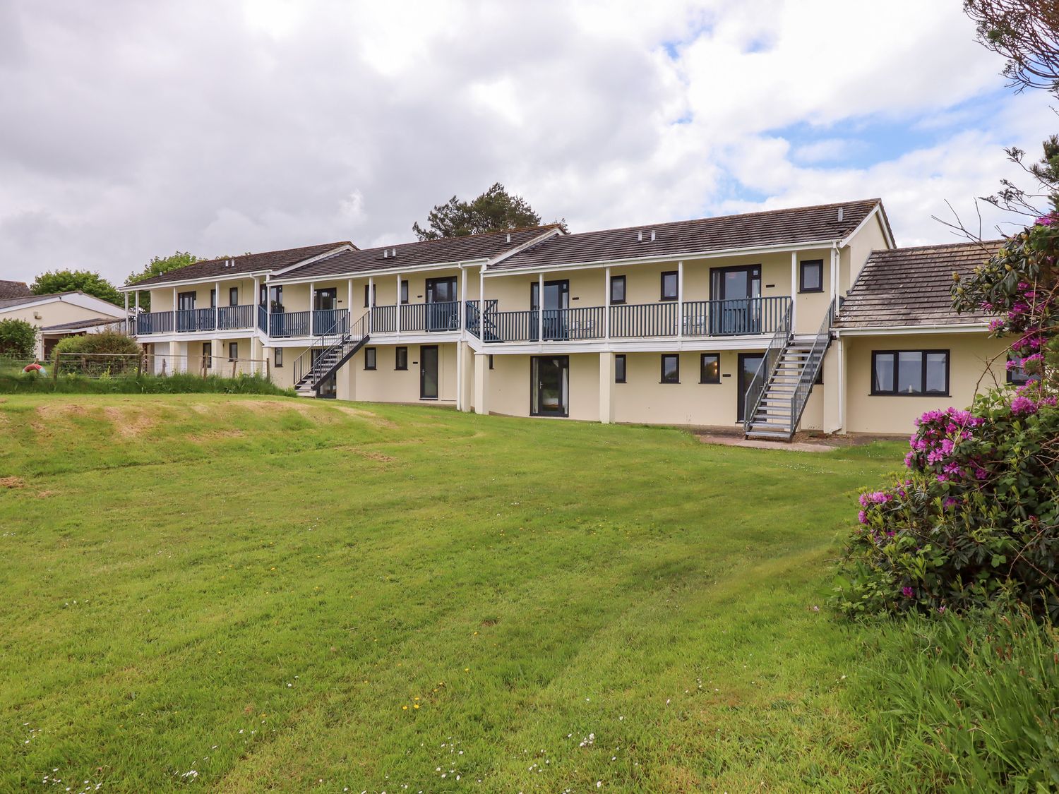 Primrose at Moorhead Country Holidays, Moorhead Farm, near Woolfardisworthy, Devon. Open-plan.