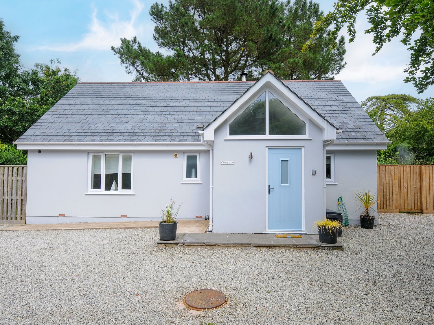 Seagrass, Bideford, in Devon. Hot tub. Woodburning stove. Enclosed garden. Near Exmoor National Park