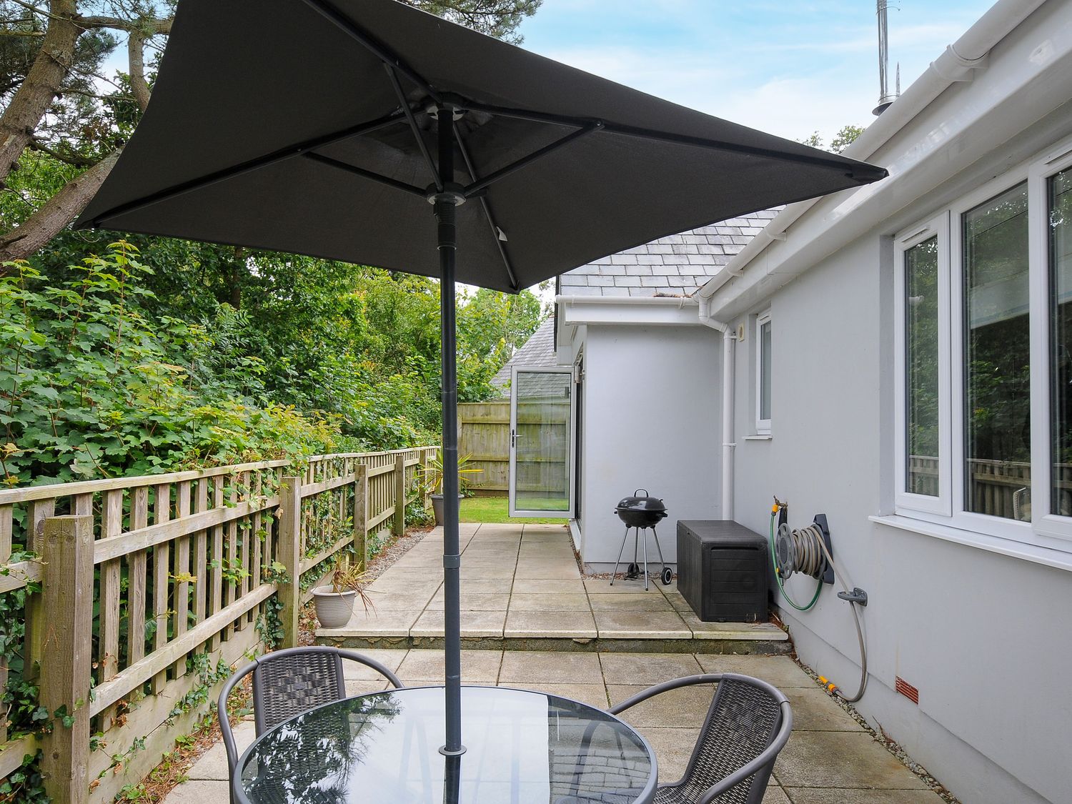 Seagrass, Bideford, in Devon. Hot tub. Woodburning stove. Enclosed garden. Near Exmoor National Park