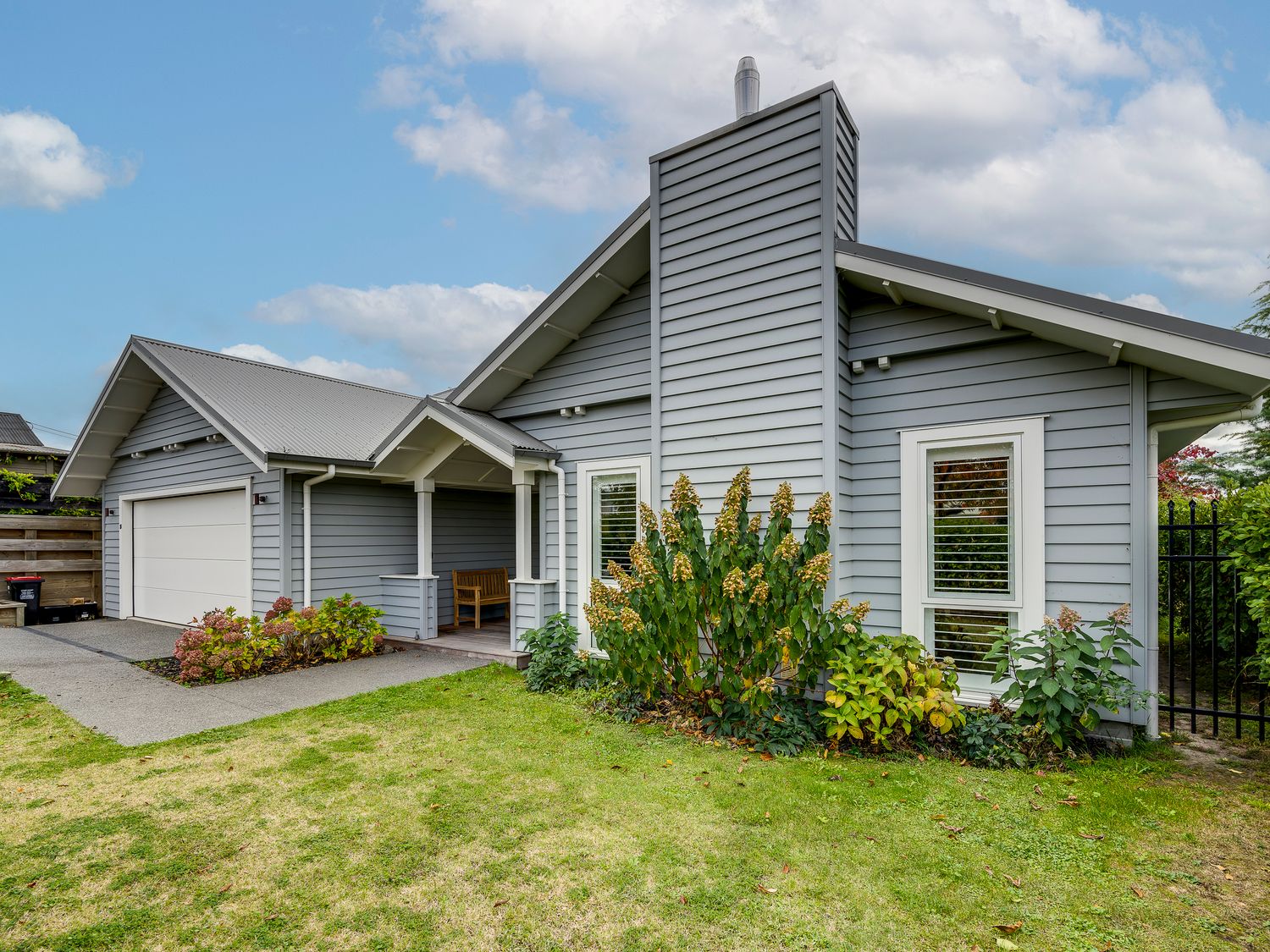 Modern Deluxe - Havelock North Holiday Home                     photo 43