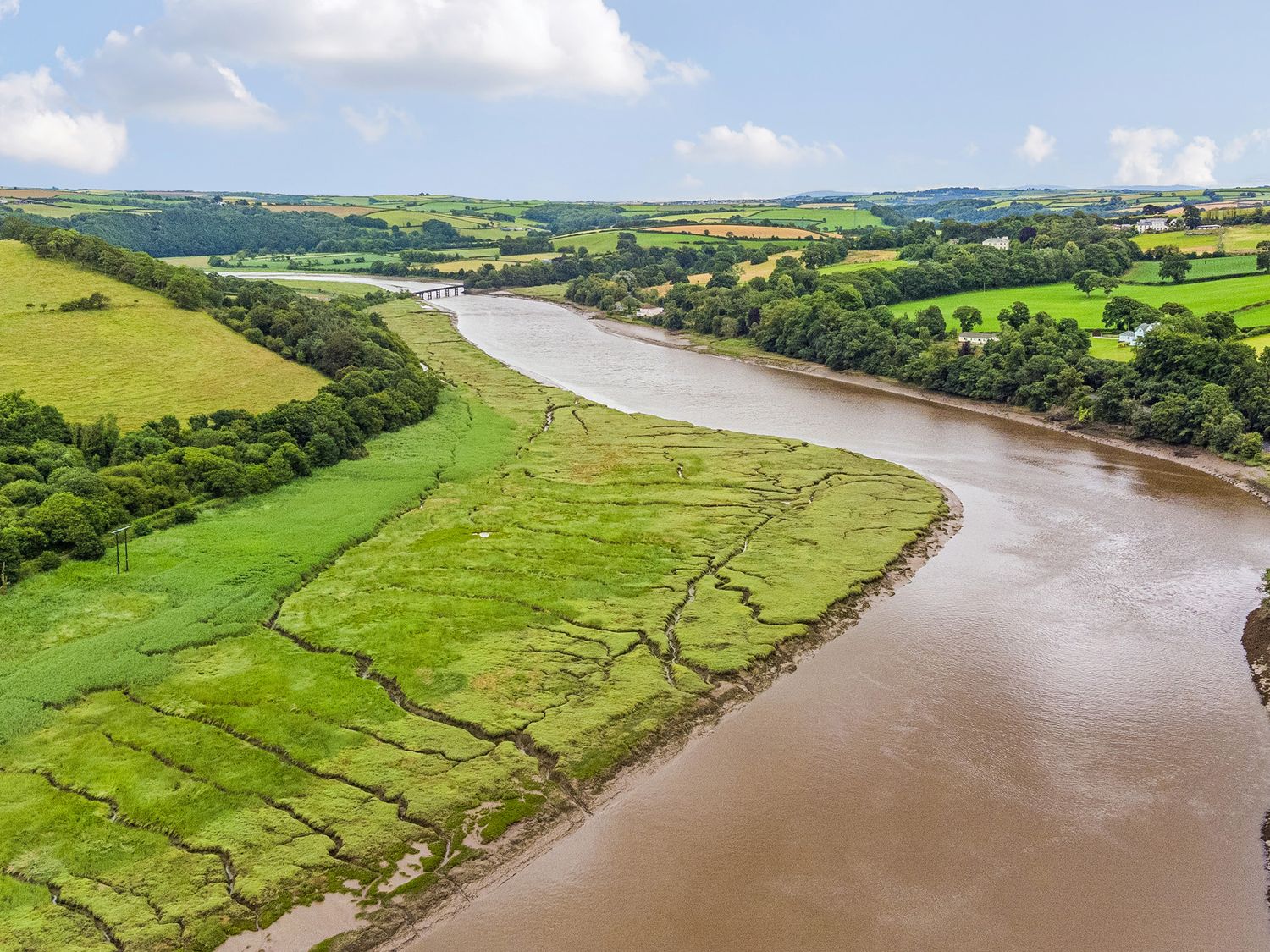 Mallacleave House in Bideford, Devon. Woodburning stove. Panoramic views. Hot tub. Countryside views