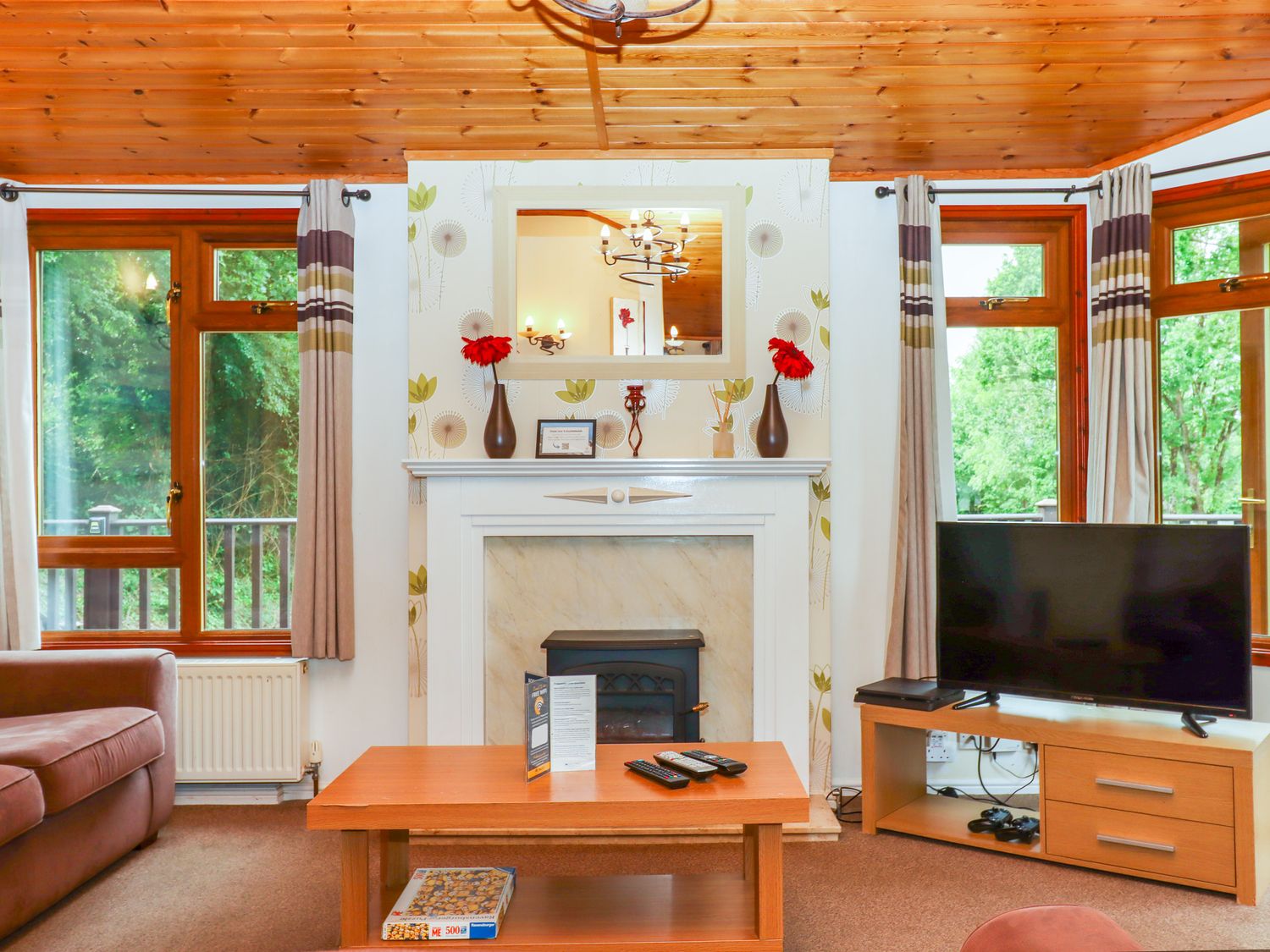 Deer Park Lodge 8 - Fawn Lodge, Chudleigh, near Chudleigh, Devon. Close to a National Park. On-site.