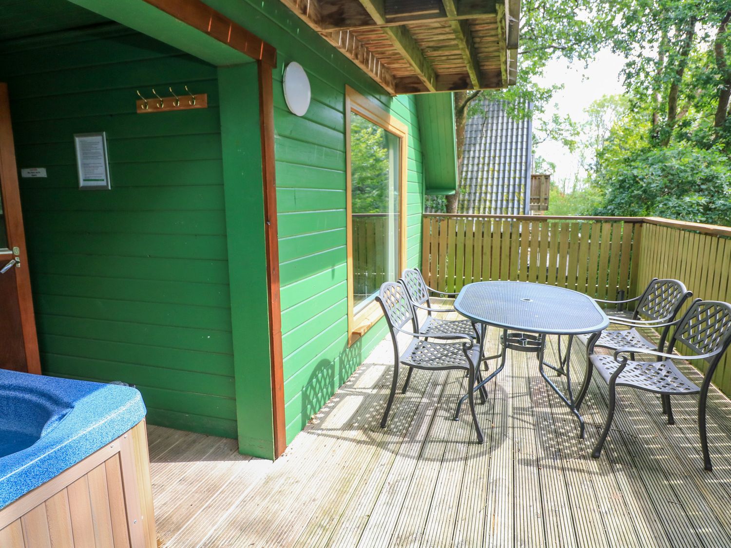 Lodge 60 - Hazel Bank, near Chudleigh, in Devon. On-site facilities. Open-plan. Pets. Hot tub. WiFi.