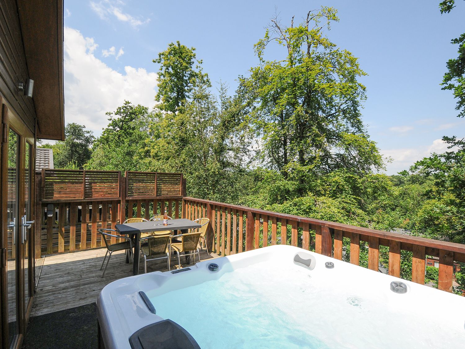 Belvedere Heights 6 - Belverdere Lodge, near Chudleigh, Devon. Hot tub. Pet-friendly. Near to a pub.