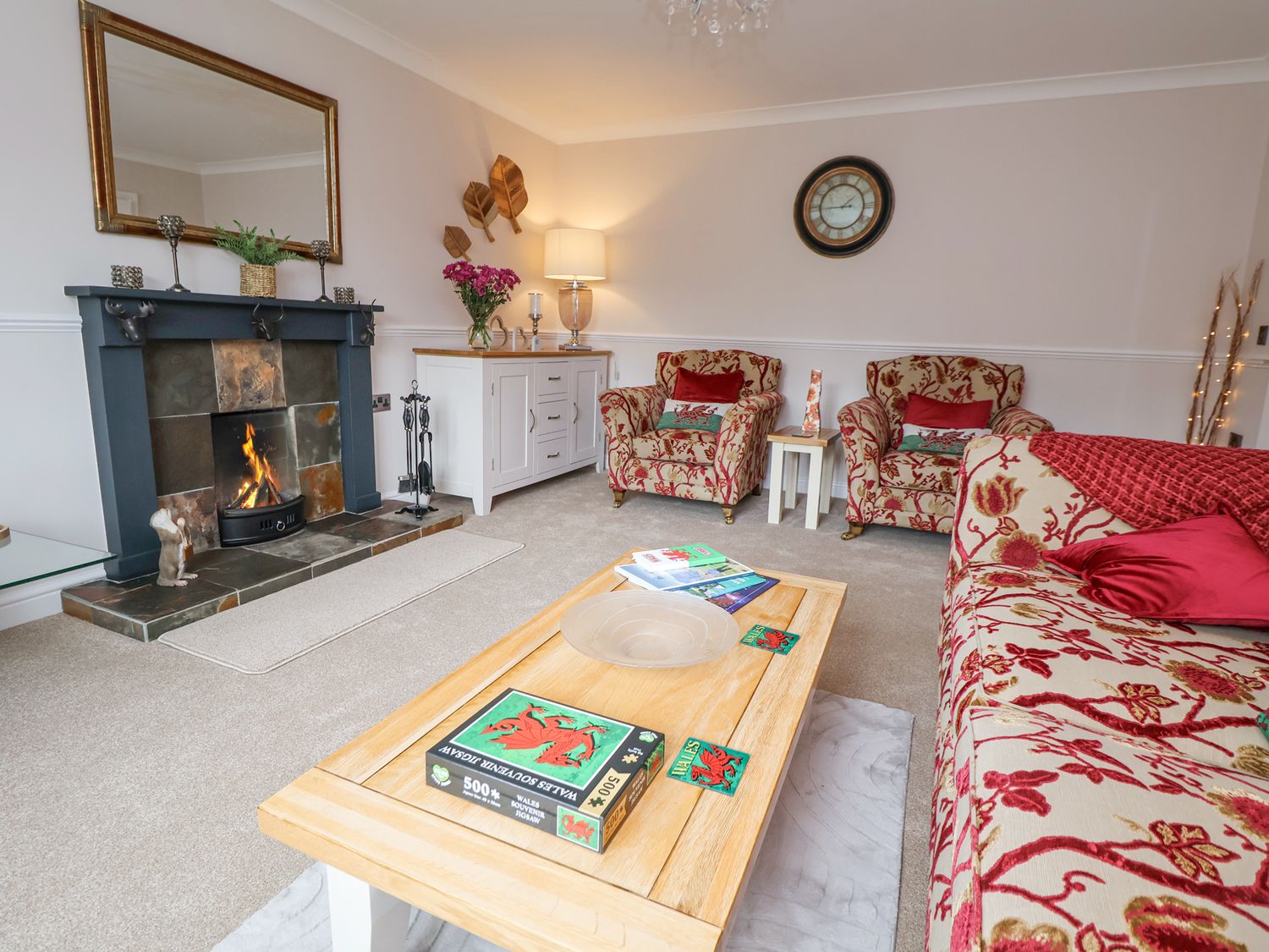2 Mountain View, Chirk, Wrexham. Pet-friendly. Near AONB. Near shop. Near to a pub. Off-road parking